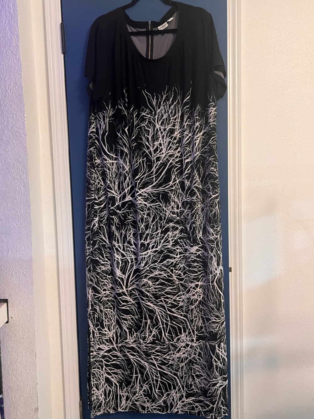 Black & White Branch-Print Maxi Dress